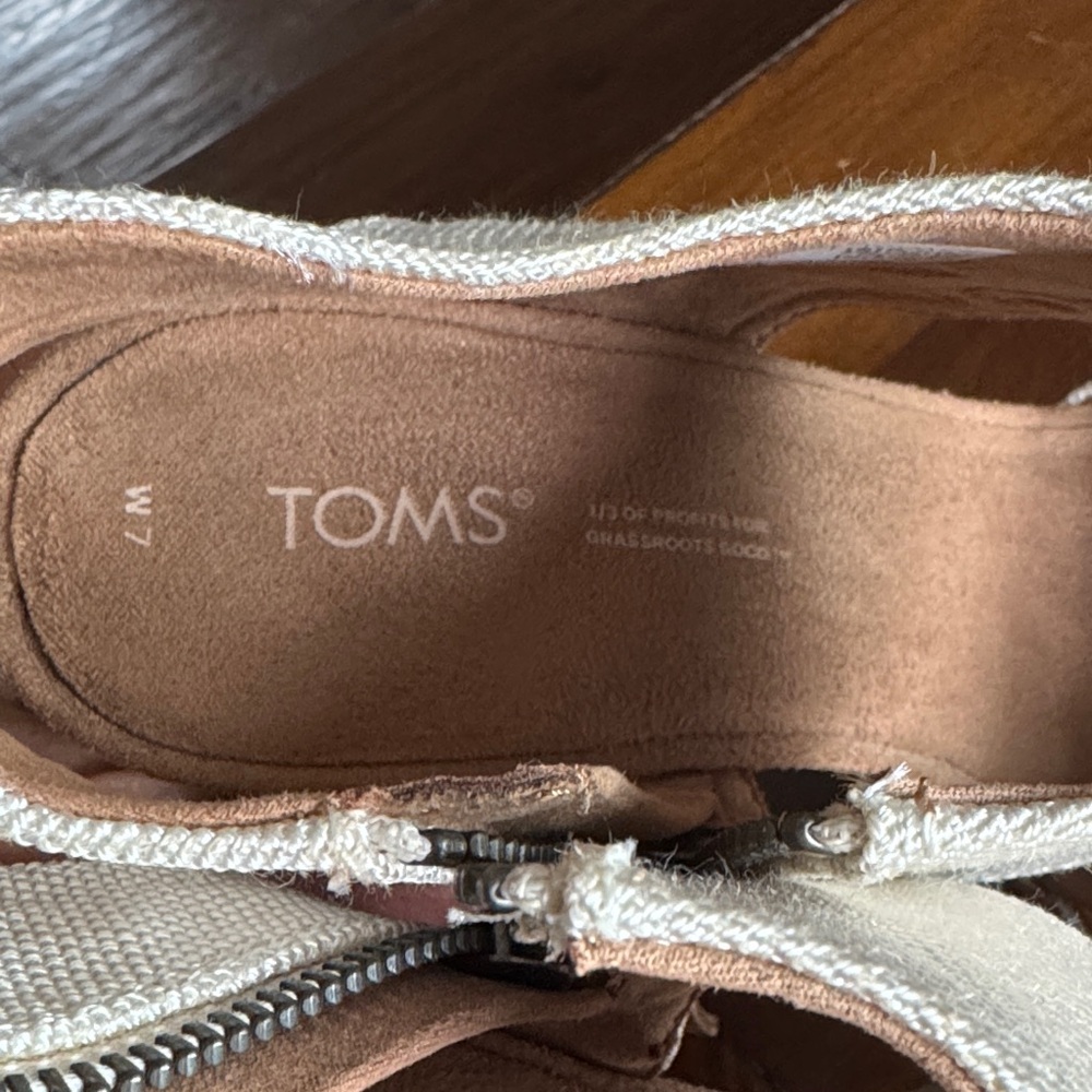 Toms Cream Textured Block Heel Sandals - Picture 2 of 5